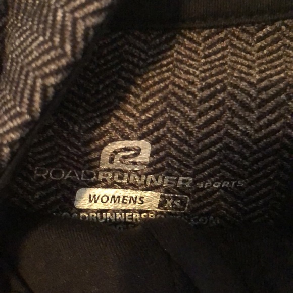 Roadrunner black/grey woven running jacket - Picture 3 of 4